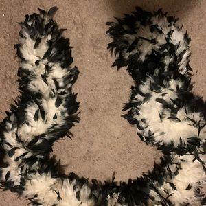 Feather scarf